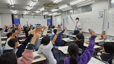 ▲最後はみんなで「かんぱーい！」参加してくれたみなさんありがとうございました♪