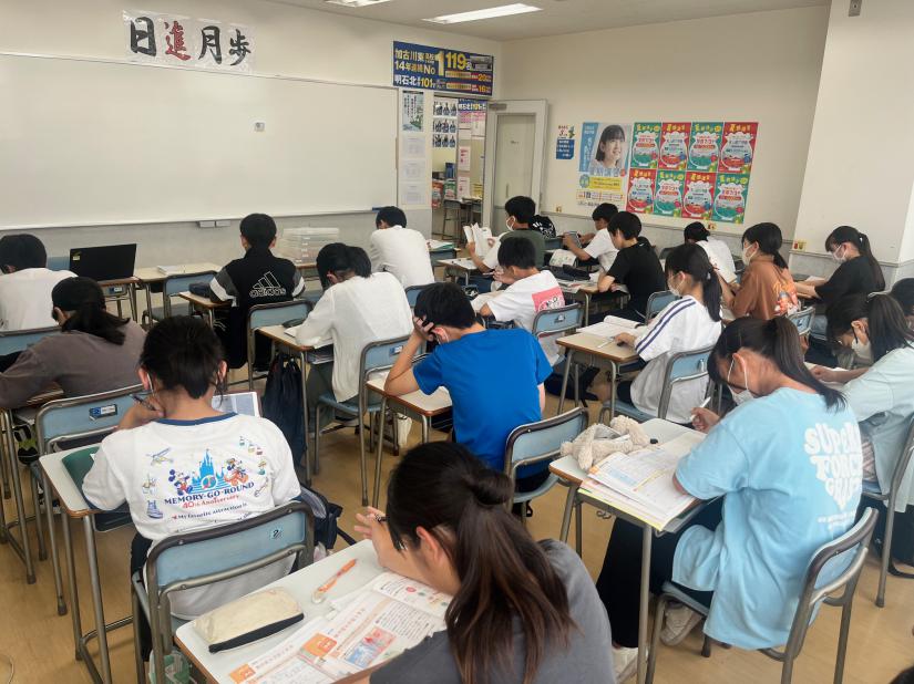 ▲テスト当日は14：00から最後の仕上げとして勉強会を行いました。